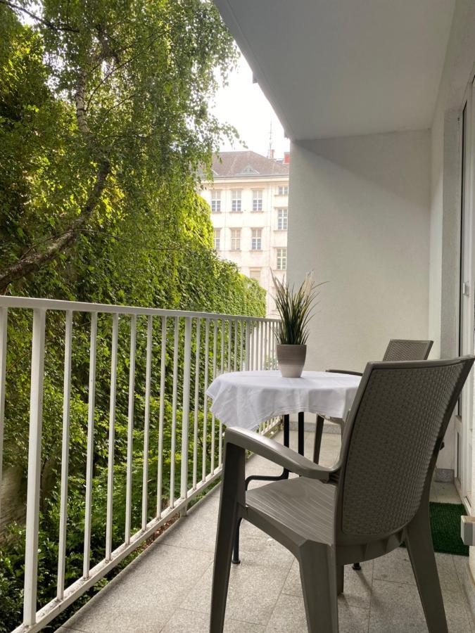 Monterey Apartment Vienna Esterno foto
